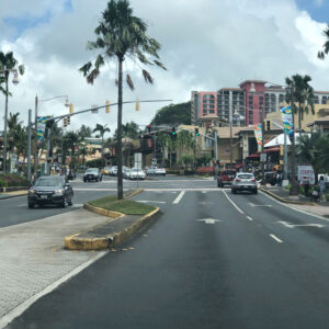 괌에서 알아 둬야할 교통 규칙 ‘빨간불에 우회전 가능편(일부 교차로 제외)