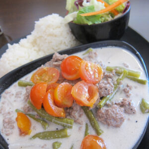 렌터카로 가자! 괌 음식을 맛볼 수 있는 현지 유명 레스토랑 ‘더 카페테리아’