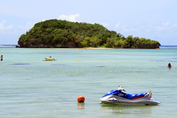 PICNIC ON ALUPANG ISLAND