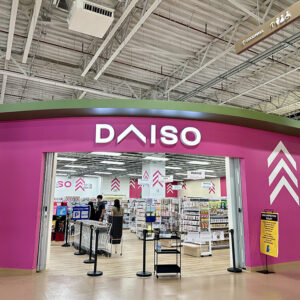 グアムにある日本の100円均一ショップダイソー（DAISO）