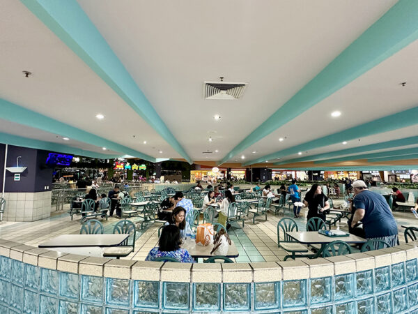 グアム・マイクロネシアモールのフードコート内にオープン。K-BBQ-BOX