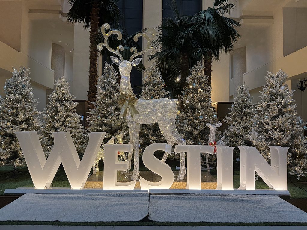 괌 여행 가이드 한여름의 크리스마스  괌 호텔의 크리스마스트리 PART. 1